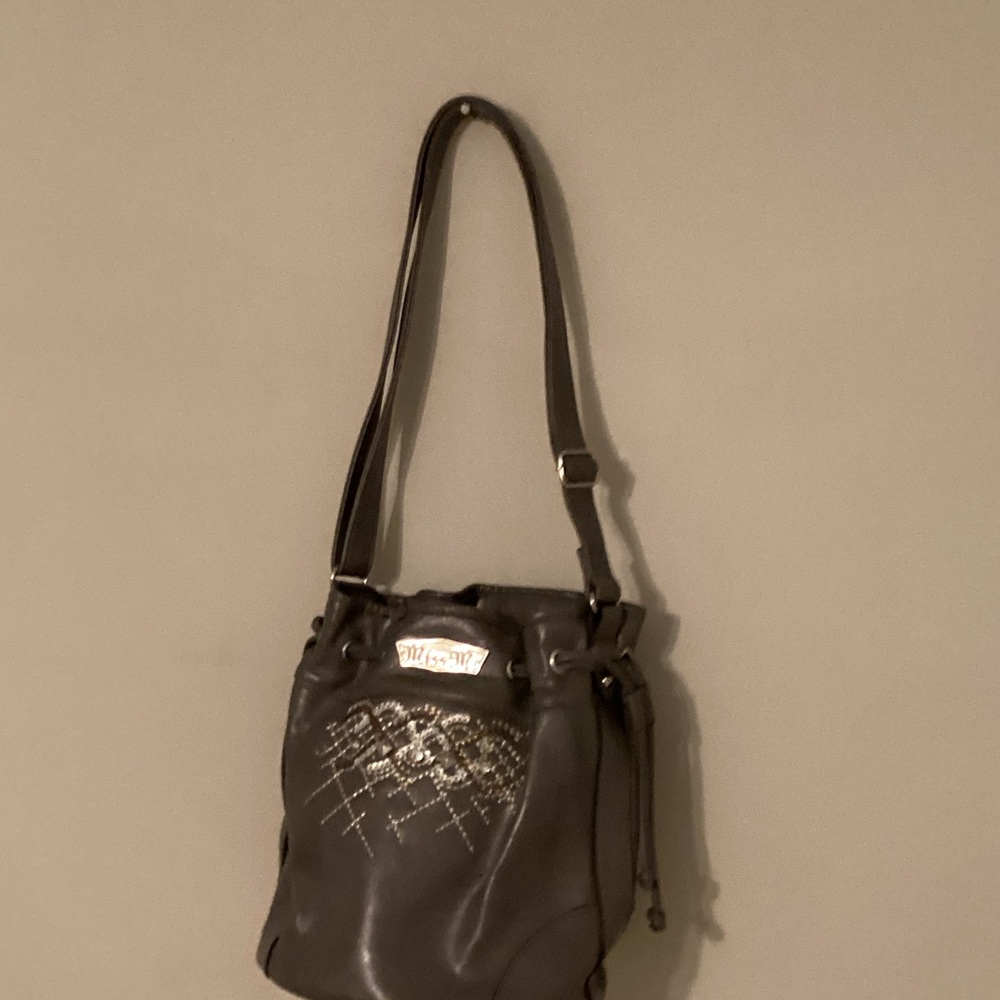 Elegant gray shoulder bag